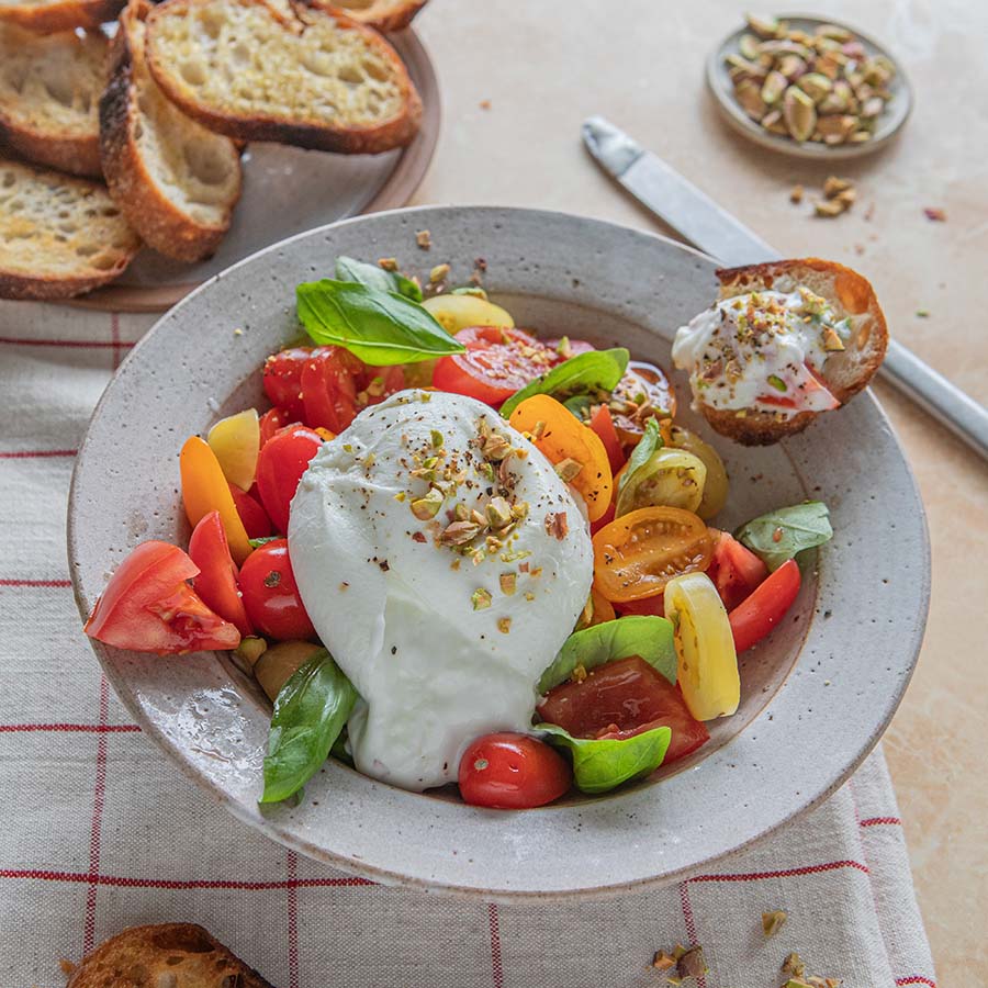 Burrata Salad with Airfried Bread