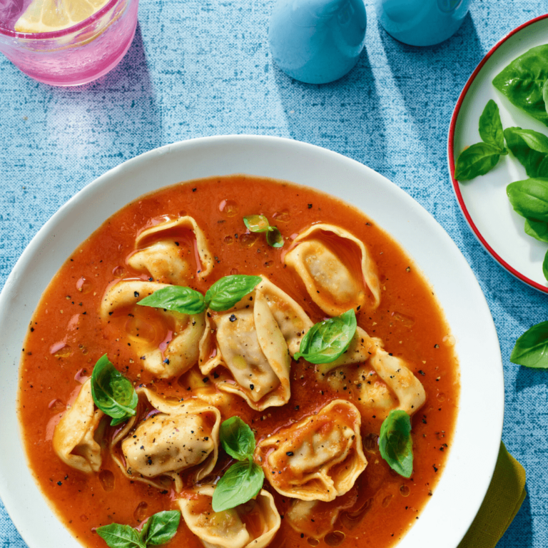 Slow Cooker Spicy Tomato, Tortellini and Chilli Soup