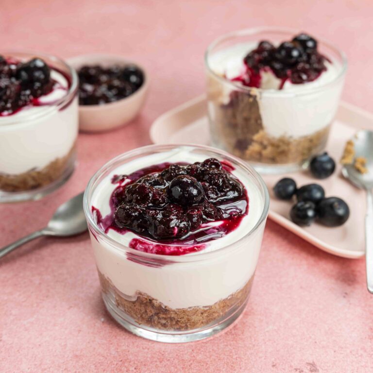 Blueberry ‘Cheesecake’ Breakfast Pots